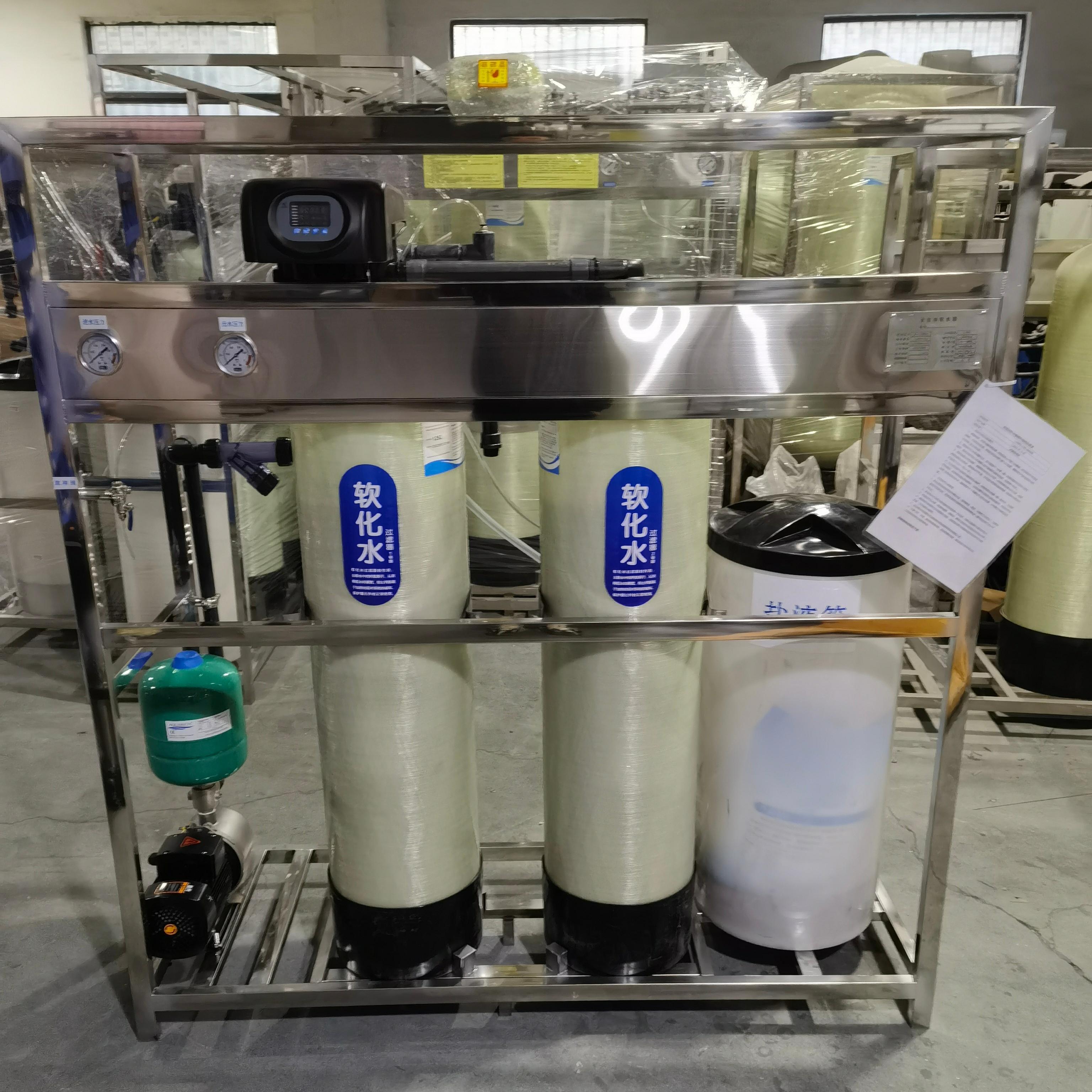Rezervor de alimentare cu apă constantă cu presiune constantă cu 2 tone, unul pentru utilizare și unul pentru standby