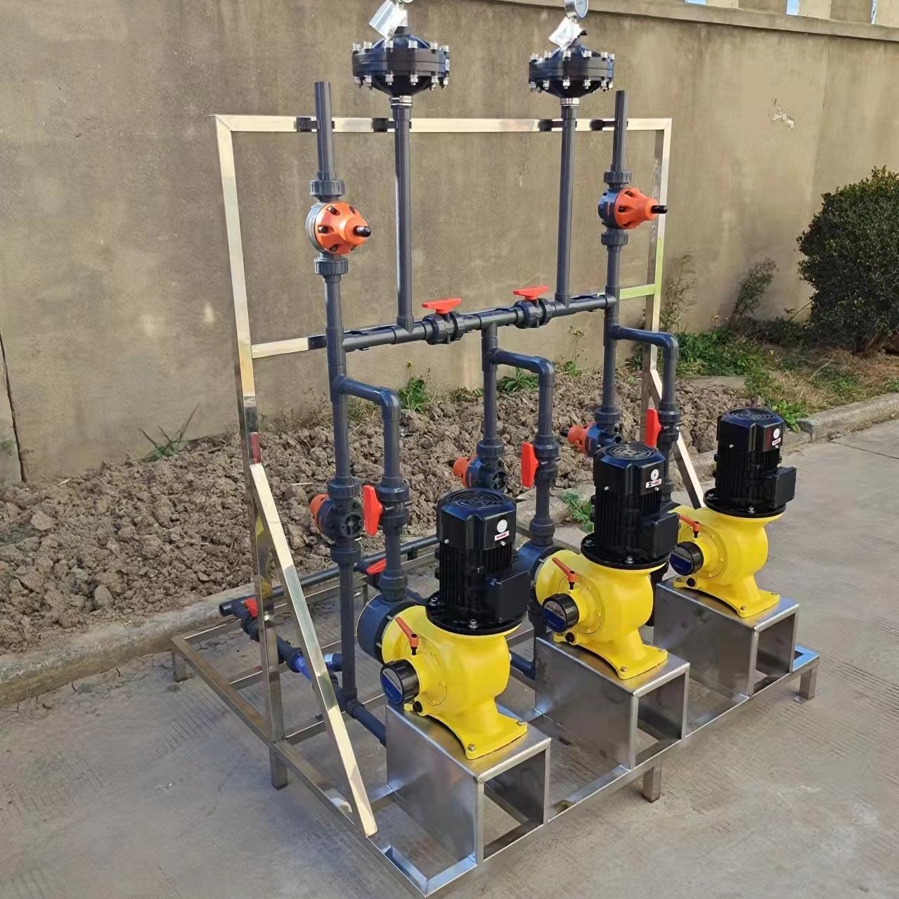Dispozitiv de dozare din două în unu pentru acid și alcalin